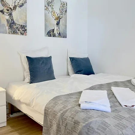 Convenient For 2 * Horsens